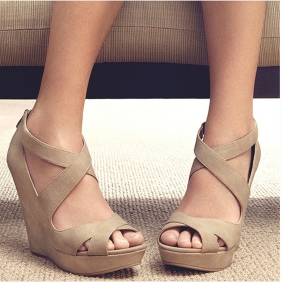 Chinese Laundry Shoes - Chinese Laundry Platform Wedge Sandal Size 10 Zip